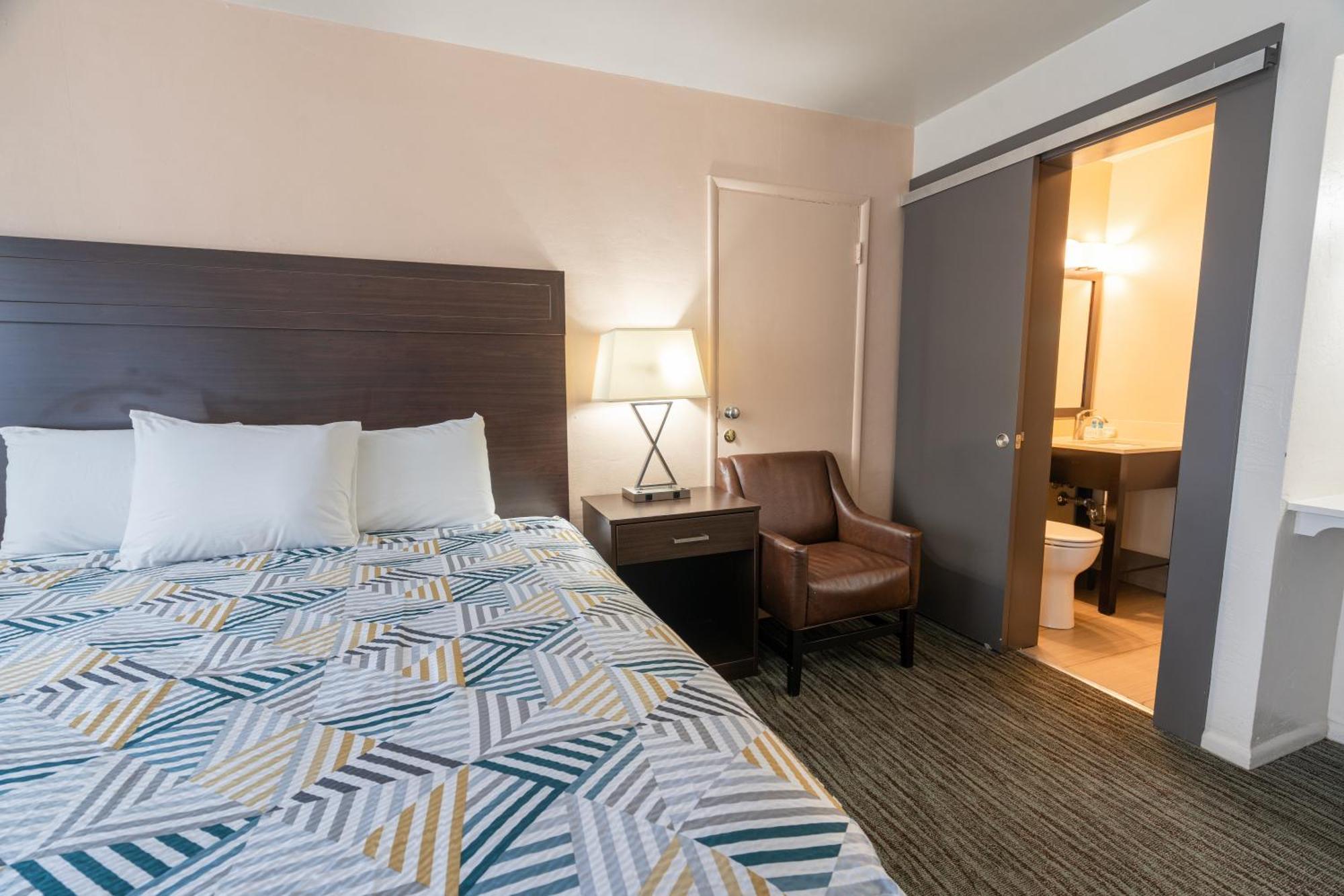 Eastside Motel 3*